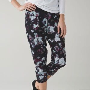 Lululemon cropped pants